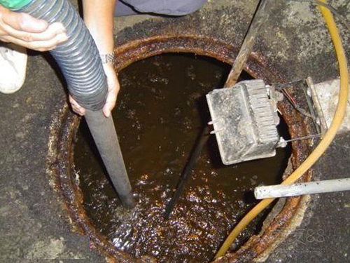 湘桥隔油池清理